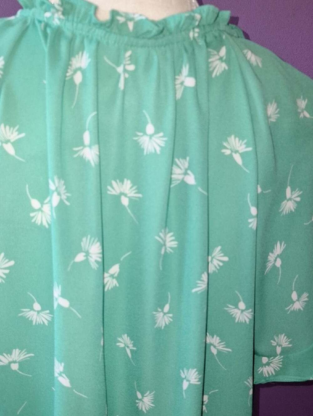 Liz Claiborne Green Floral Tie-Neck Peasant Blouse - Picture 10 of 10
